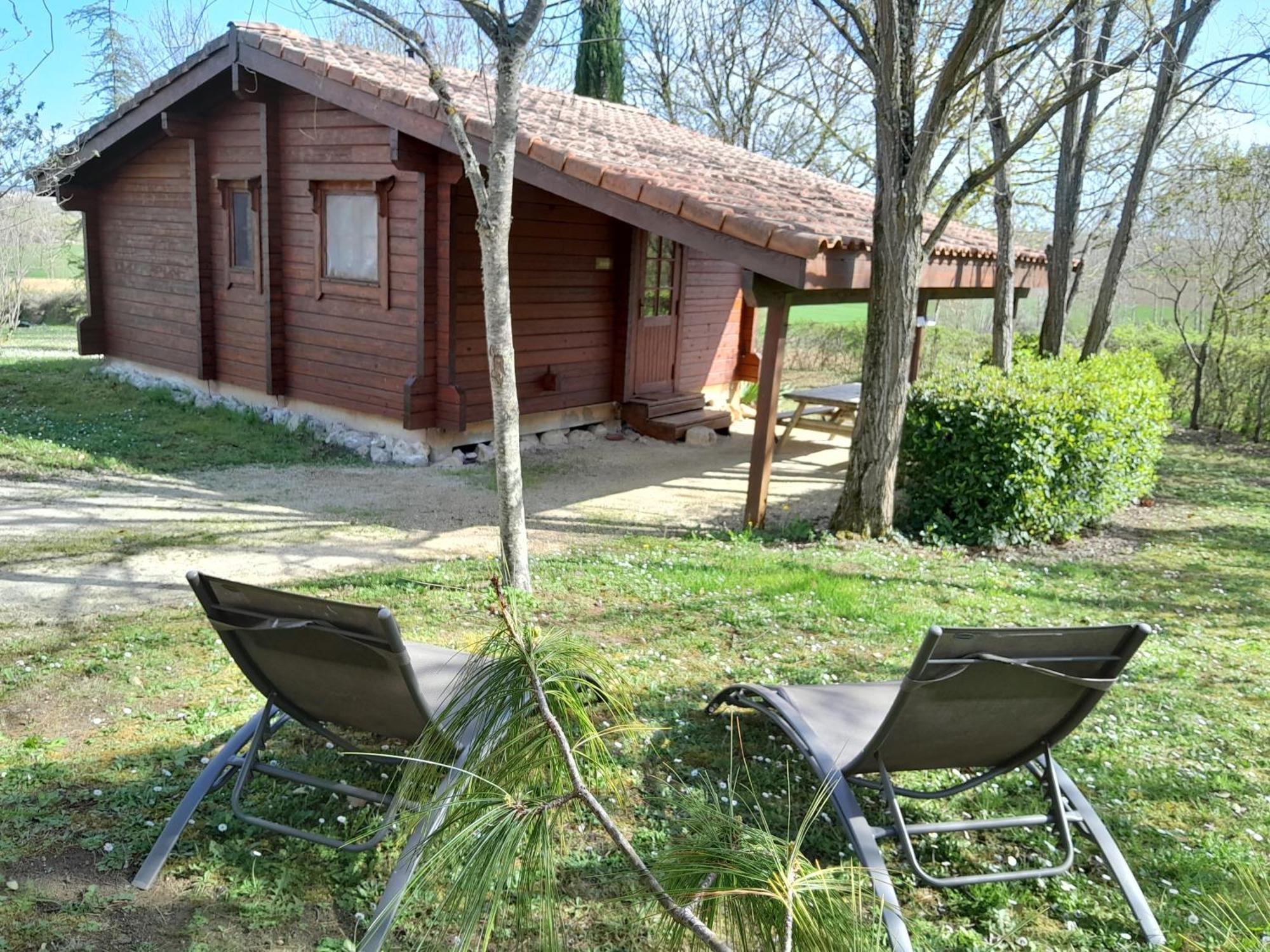 Les Chalets De Grazimis Condom Bagian luar foto