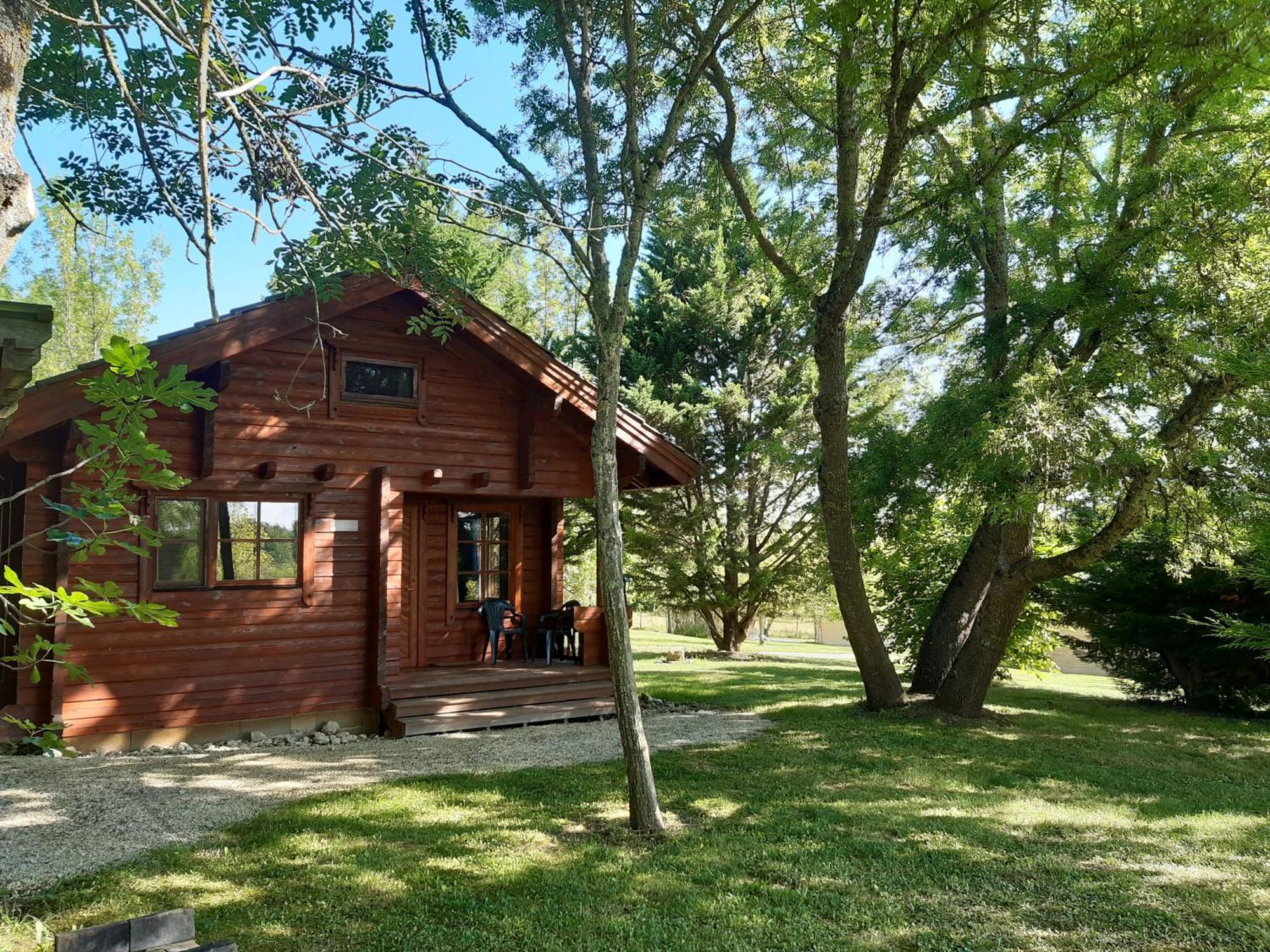 Les Chalets De Grazimis Condom Bagian luar foto